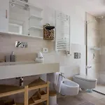 דירה Guesthost - Stunning In Pittulongu With Pool *