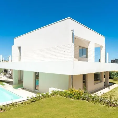 דירה Guesthost - Stunning In Pittulongu With Pool