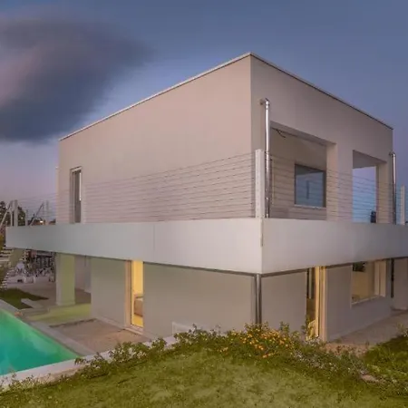 Guesthost - Stunning In Pittulongu With Pool *