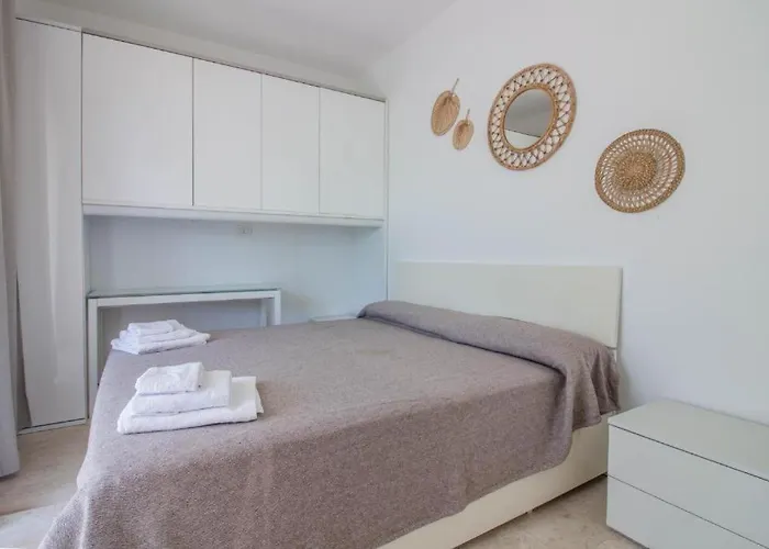 Guesthost - Stunning In Pittulongu With Pool Apartman Olbia