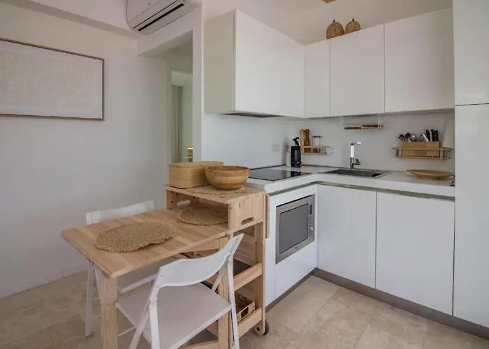 Guesthost - Stunning In Pittulongu With Pool אולביה